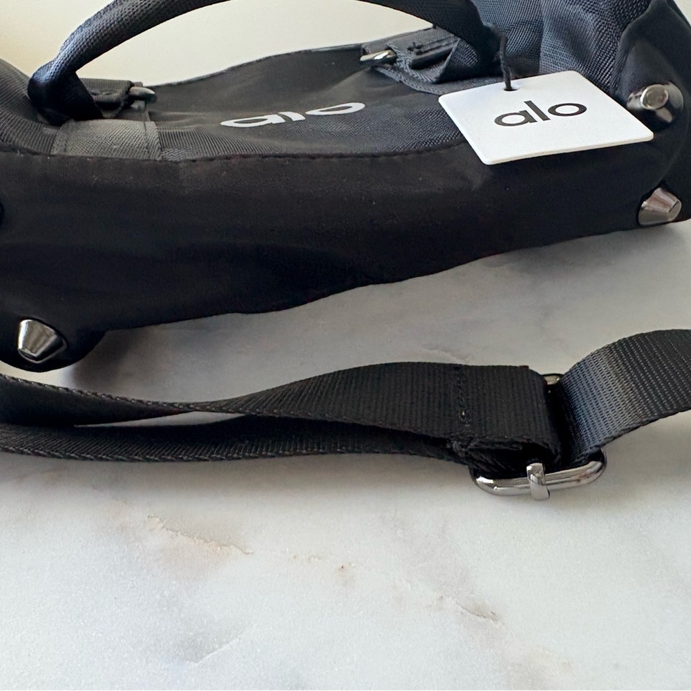 ALO Yoga Charcoal Messenger Bag - Picture 2 of 2